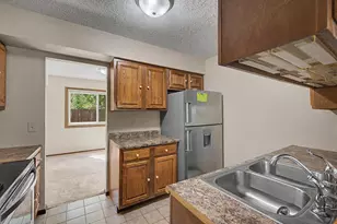 4749 Spring Cir, Minnetonka, MN 55345 - Photo 12