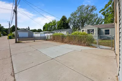 4742 Zane Avenue N, Crystal, MN 55429 - Photo 48