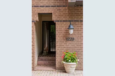 1220 Mount Curve Avenue, Minneapolis, MN 55403 - Photo 2