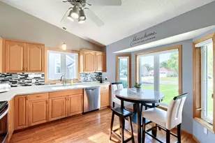224 Pendryn Hill Bay, Woodbury, MN 55125 - Photo 4