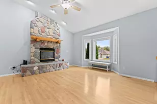 816 Southern Woods Pl SW, Rochester, MN 55902 - Photo 4