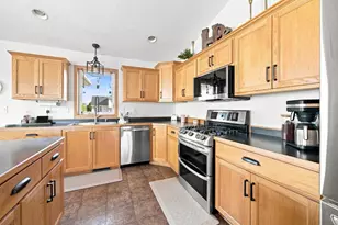 616 Lexington Ln, Moorhead, MN 56560 - Photo 10