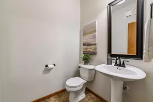 7808 Madelyn Creek Dr, Victoria, MN 55386 - Photo 18