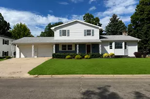 223 14th St N, Breckenridge, MN 56520 - Photo 1