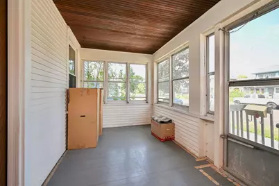 317 E Howard Street, Winona, MN 55987 - Photo 2