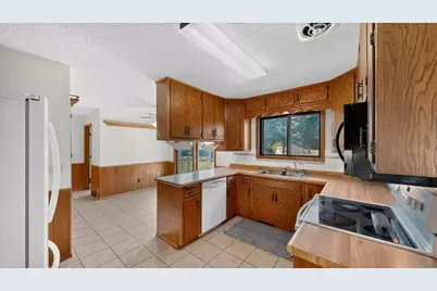 715 Madison Avenue SW, Eyota, MN 55934 - Photo 12