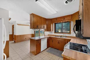 715 Madison Ave SW, Eyota, MN 55934 - Photo 12