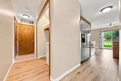 8772 Maplebrook Parkway N, Brooklyn Park, MN 55445 - Photo 6