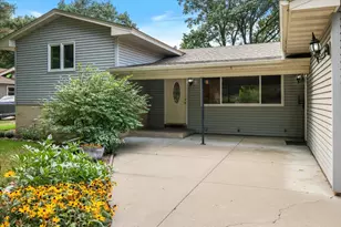 8378 Groveland Rd, Mounds View, MN 55112 - Photo 6