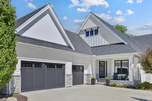 7091 Highland Ct, Eden Prairie, MN 55346 - Photo 2