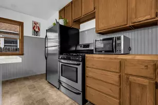 1229 7th St E, Saint Paul, MN 55106 - Photo 8