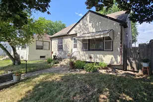 1229 7th St E, Saint Paul, MN 55106 - Photo 2