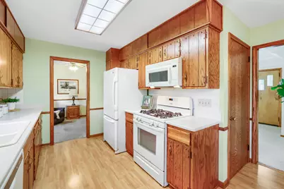 8901 Fremont Avenue S, Bloomington, MN 55420 - Photo 6