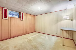 8901 Fremont Ave S, Bloomington, MN 55420 - Photo 20