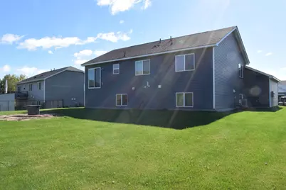902 Poplar Lane, Watertown, MN 55388 - Photo 4