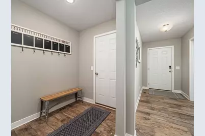 1829 Attenborough Street, Shakopee, MN 55379 - Photo 28