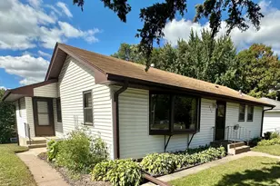 430 11th Ave NW, New Brighton, MN 55112 - Photo 1