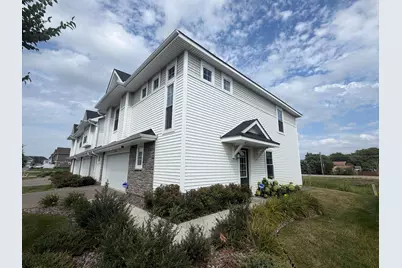 21820 Wisteria Way, Farmington, MN 55024 - Photo 2
