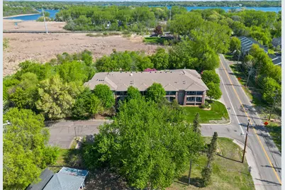 10806 S Shore Drive #103, Plymouth, MN 55441 - Photo 4