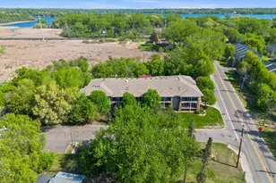 10806 S Shore Dr, Plymouth, MN 55441 - Photo 4
