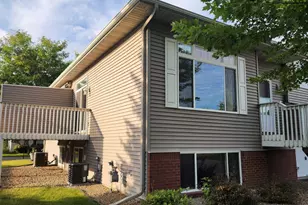 1408 Senate Ln, Northfield, MN 55057 - Photo 2