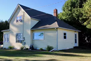 105 Hamilton Ave NE, Red Lake Falls, MN 56750 - Photo 2