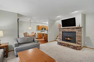 7778 Glenda Ct, Apple Valley, MN 55107 - Photo 6
