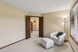3801 W 98th St, Bloomington, MN 55431 - Photo 20