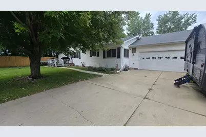 197 2nd Street NE, Clarks Grove, MN 56016 - Photo 4