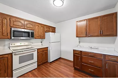 8616 34th Avenue N, New Hope, MN 55427 - Photo 14