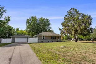 8947 Terrace Rd NE, Blaine, MN 55434 - Photo 32