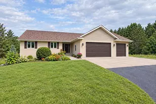 855 Bauer Ave, Eau Claire, WI 54703 - Photo 1