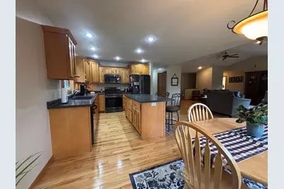 855 Bauer Avenue, Eau Claire, WI 54703 - Photo 12