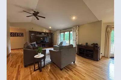 855 Bauer Avenue, Eau Claire, WI 54703 - Photo 8