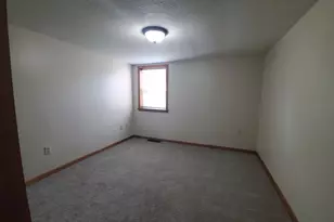 719 N Spring St, New Ulm, MN 56073 - Photo 10