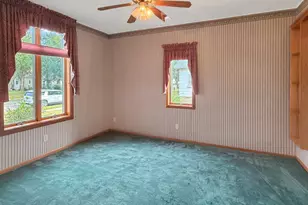 410 N 6th St, Marshall, MN 56258 - Photo 8