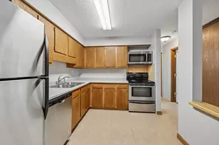 221 Grand Ave W, South Saint Paul, MN 55075 - Photo 10