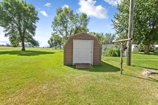 508 Central Ave S, Geneva, MN 56035 - Photo 8