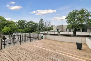 5851 Lake Curve Ln, Brooklyn Center, MN 55429 - Photo 22