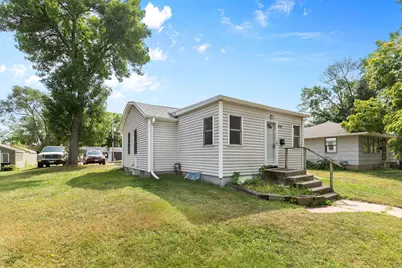 914 5th Avenue W, Shakopee, MN 55379 - Photo 1