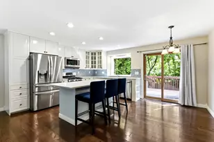 7064 Springhill Cir, Eden Prairie, MN 55346 - Photo 8