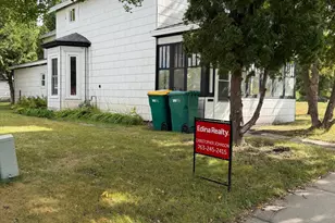 311 E 4th St, Crookston, MN 56716 - Photo 12