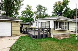 407 W Oak St, Osakis, MN 56360 - Photo 1