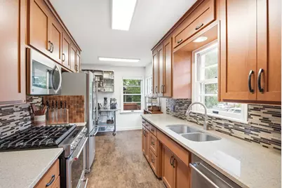 313 Vincent Avenue N, Minneapolis, MN 55405 - Photo 10