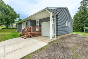 416 E St Charles Ave, Fergus Falls, MN 56537 - Photo 6