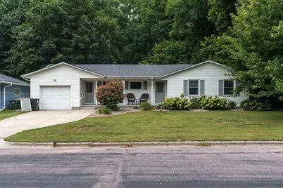 828 Lower Johnson Circle, Saint Peter, MN 56082 - Photo 1