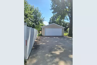 806 8th Avenue SE, Austin, MN 55912 - Photo 4
