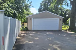 806 8th Ave SE, Austin, MN 55912 - Photo 4