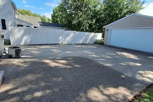 806 8th Ave SE, Austin, MN 55912 - Photo 6