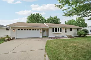 8423 16th Ave S, Bloomington, MN 55425 - Photo 2